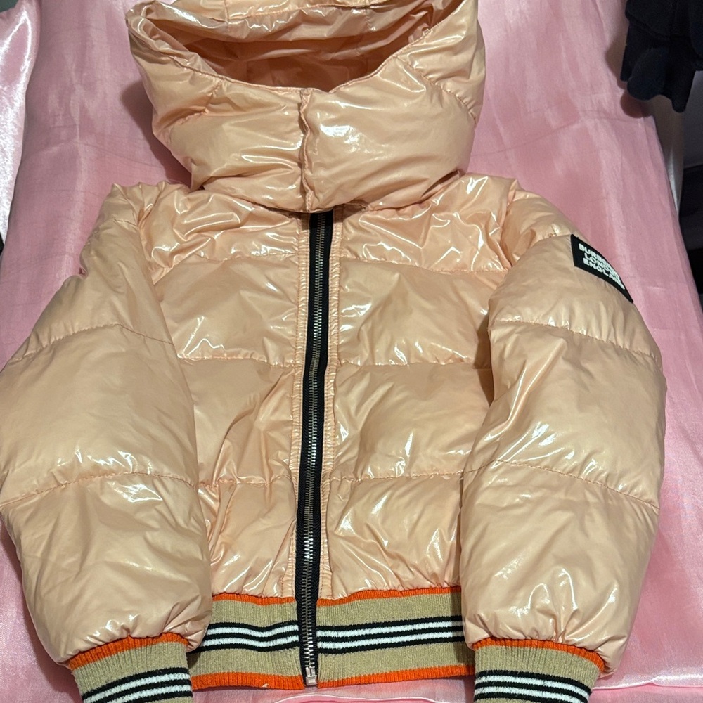 Burberry Glossy Peach Puffer Jacket - Picture 4 of 8